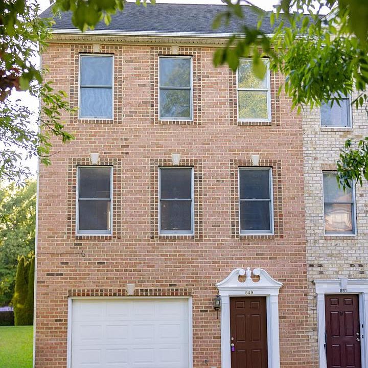 1st image of 549 Pangborn Blvd