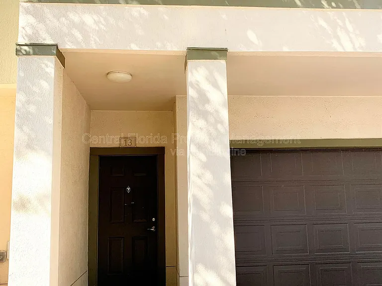 2460 Grand Central Pkwy #13 — Photo 1
