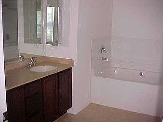 4th image of 628 NW 28th St