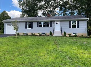 16 Barry Pl, Trumbull, CT 06611