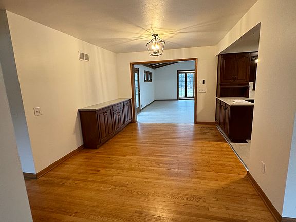 5th image of 1831 Thrushwood Ave