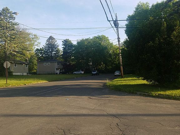 4th image of 5 8th Ave