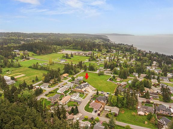 4th image of 767 Crescent Dr