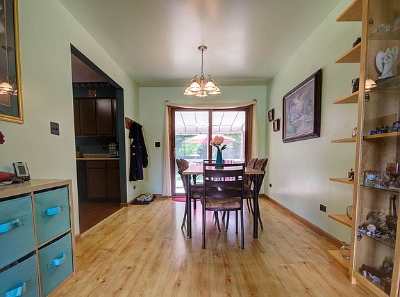 5th image of 34 Sheehan Dr