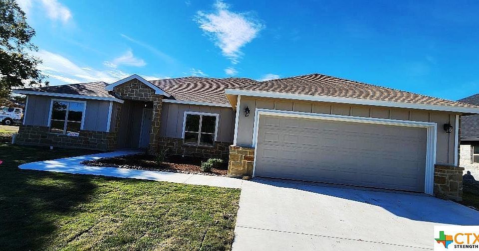 1st image of 207 Pecan Meadow Ln