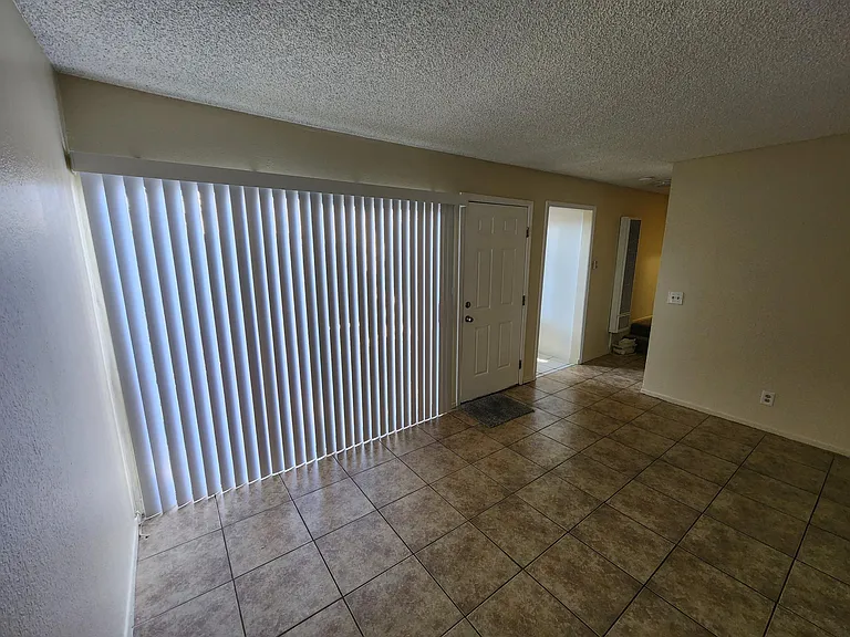 745 S Lark Ellen Ave — Photo 20