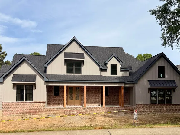 215 Grigsby Ave, Holly Springs, NC 27540