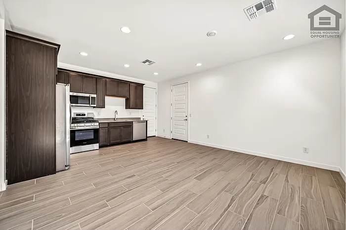 9828 W Mulberry Dr — Photo 36