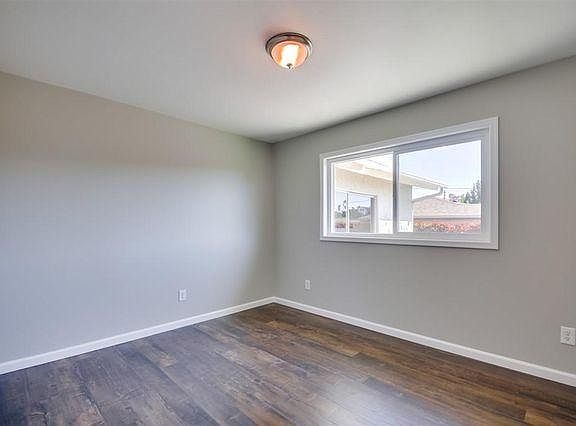 2nd image of 514 Hilltop Dr