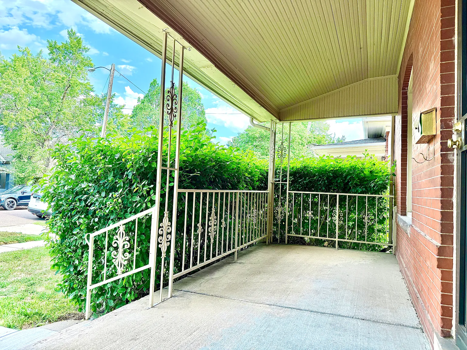 3 bed, 1320 sqft, $3,500 — Photo 2