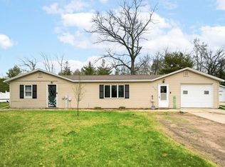 N6309 Lake Dr, Shawano, WI 54166