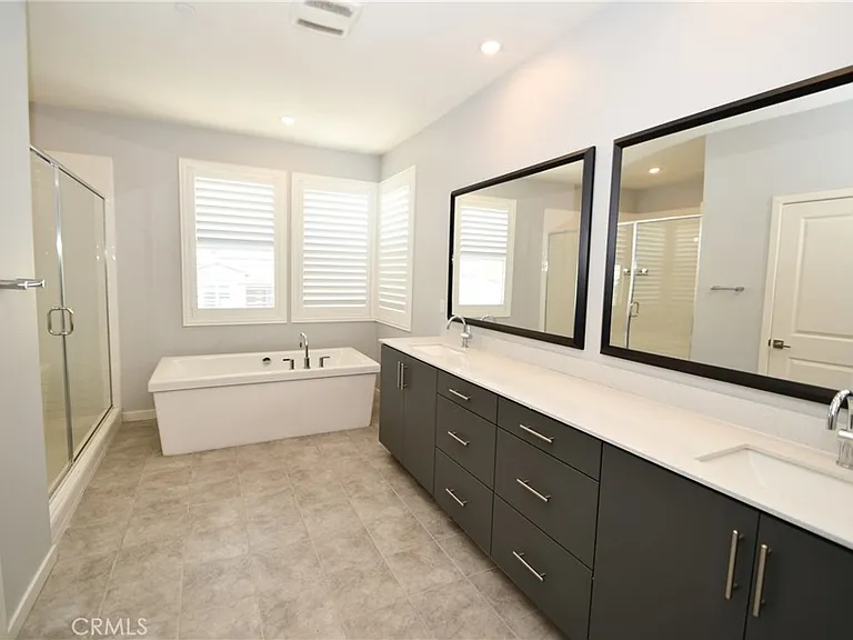 15743 Butterfly Dr — Photo 38