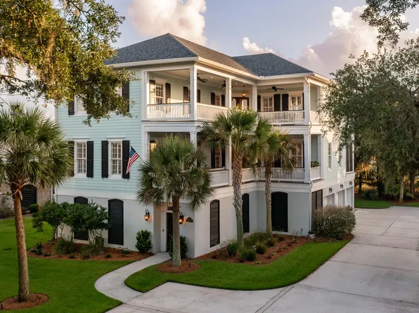 1853 Headquarters Plantation Dr, Johns Island, SC 29455