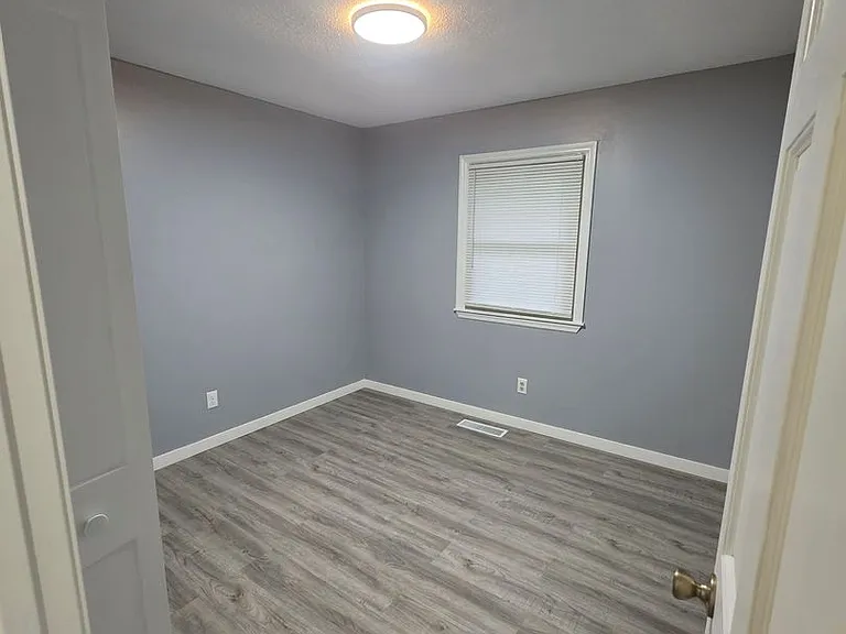 2318 Hackberry Ct — Photo 9