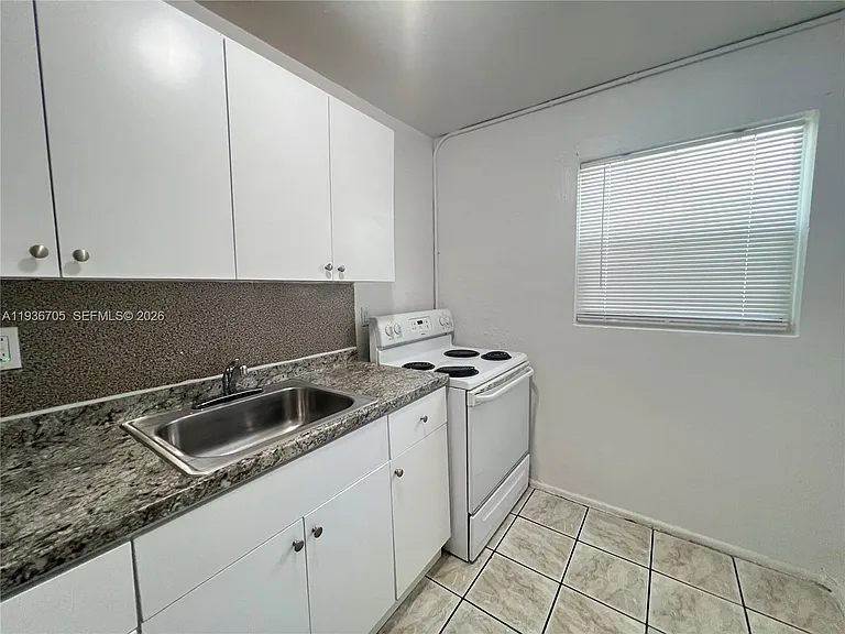 1948 NW 2nd Ct #5 — Photo 6