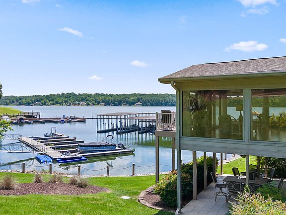 3rd image of 4168 Lakeshore Ln