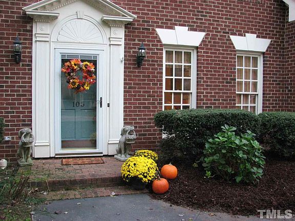 2nd image of 105 Glenrose Ln