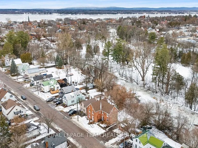 509 Moffat St — Photo 3