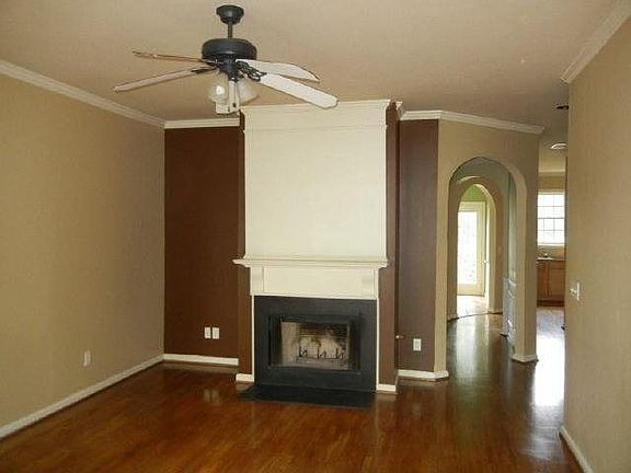 5th image of 2560 Longcourt Cir SE