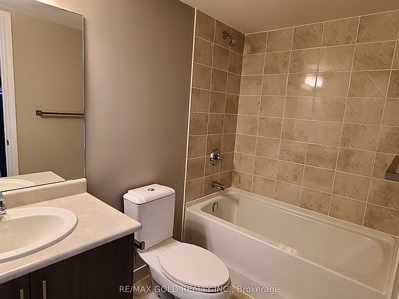 5th image of 716 Main St E #309