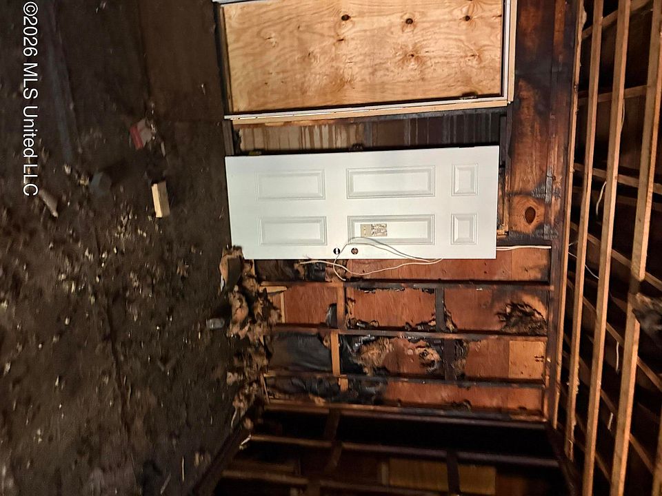 1st image of 1946 Catalina Dr
