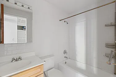 Rented by R New York