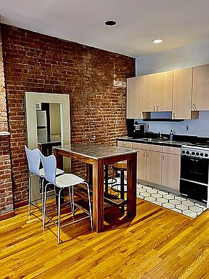 4th image of 231 W 16th St APT 3WF