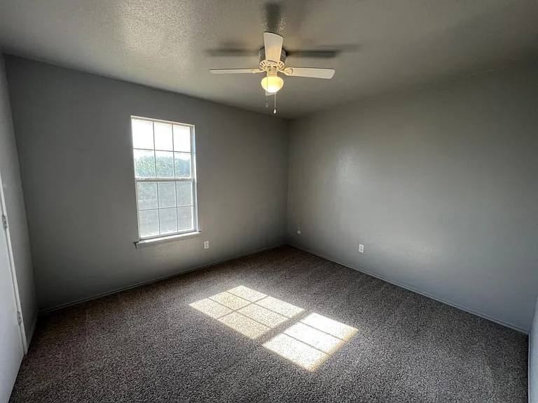5908 Greengate Dr #B — Photo 7