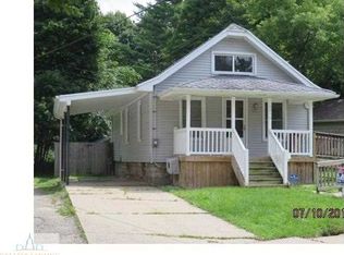 2219 Greencroft Rd, Lansing, MI 48910