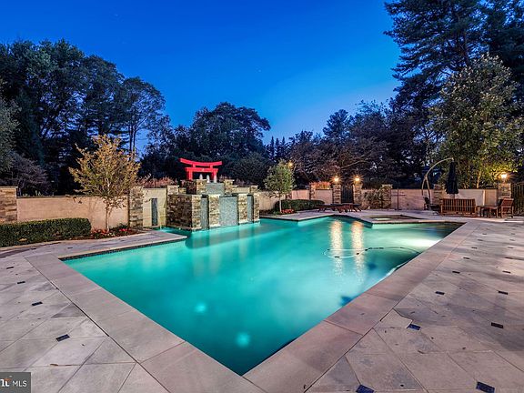 5th image of 8913 Gallant Green Dr