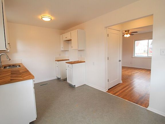 5th image of 3081 Hiawatha St