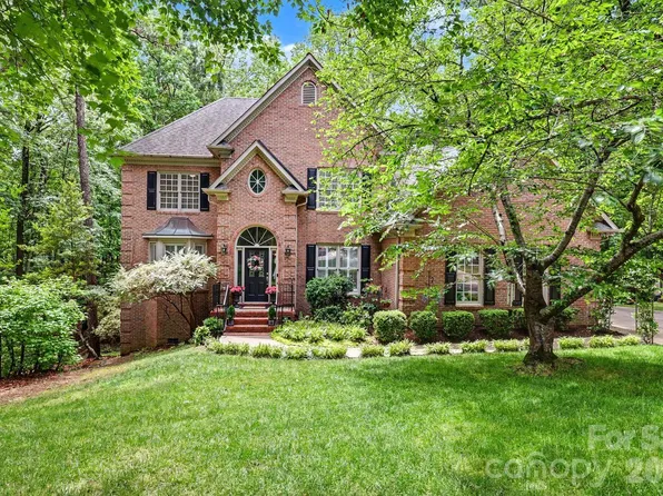 1218 Gateshead Ln, Matthews, NC 28105