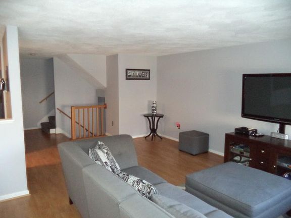 3rd image of 33 Casablanca Ct