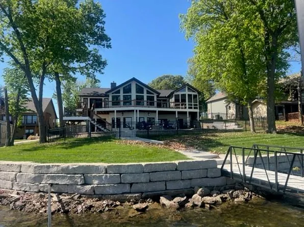 1028 Lake Viking Ter, Altamont, MO 64620