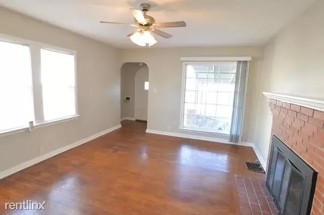 744 Lincoln St — Photo 2