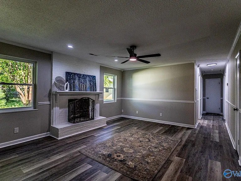 1220 Kathy Ln SW — Photo 7