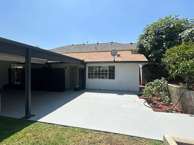 11464 1/2 Iris Ave — Photo 2
