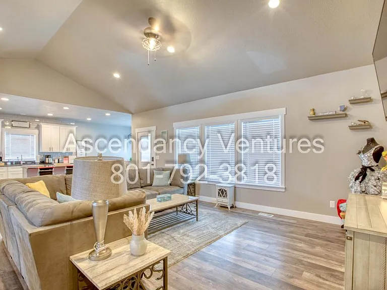 1177 N 640 E — Photo 8