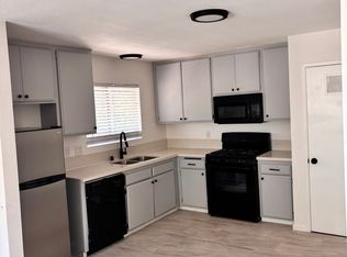 38431 5th St E #8, Palmdale, CA 93550