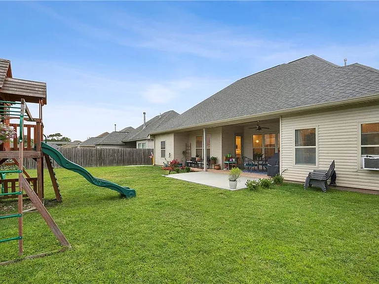 6020 Canary Dr — Photo 17