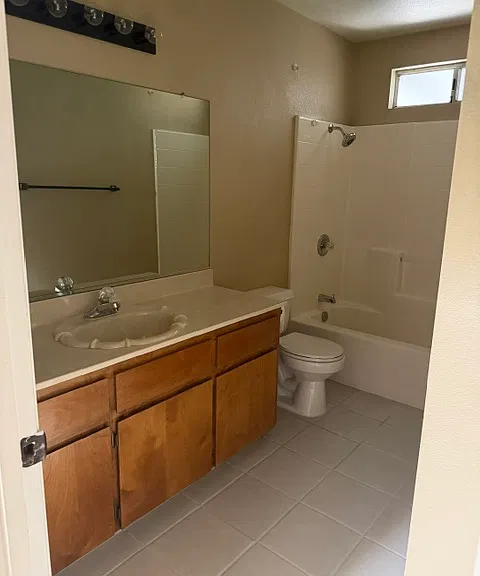 651 Tuohy St — Photo 8