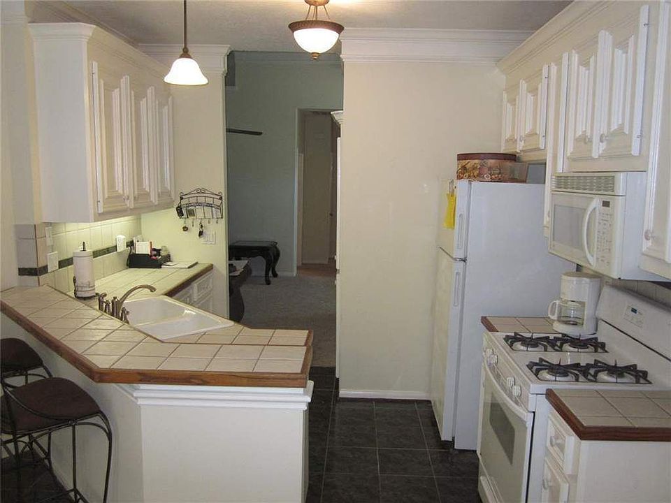 2nd image of 21803 Long Castle Dr