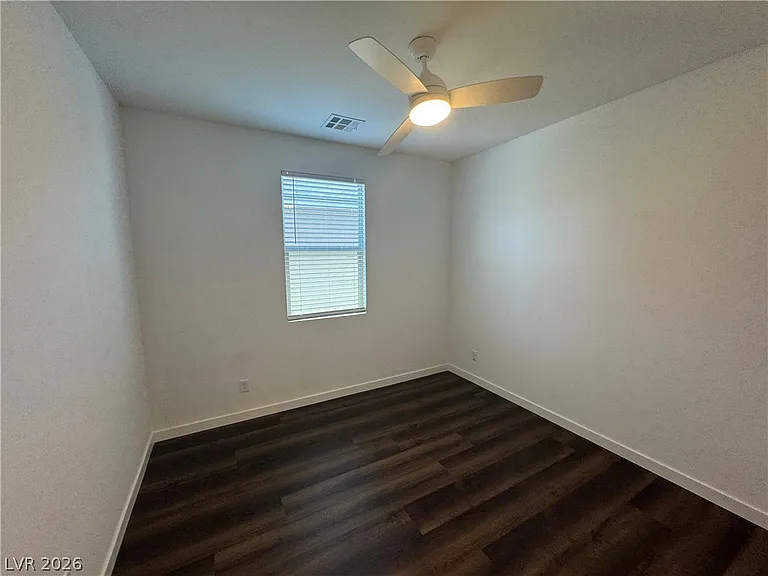 3262 Fountaintree Ave — Photo 32