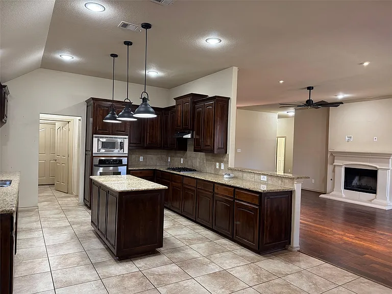 7704 Fallen Antler Pl — Photo 3