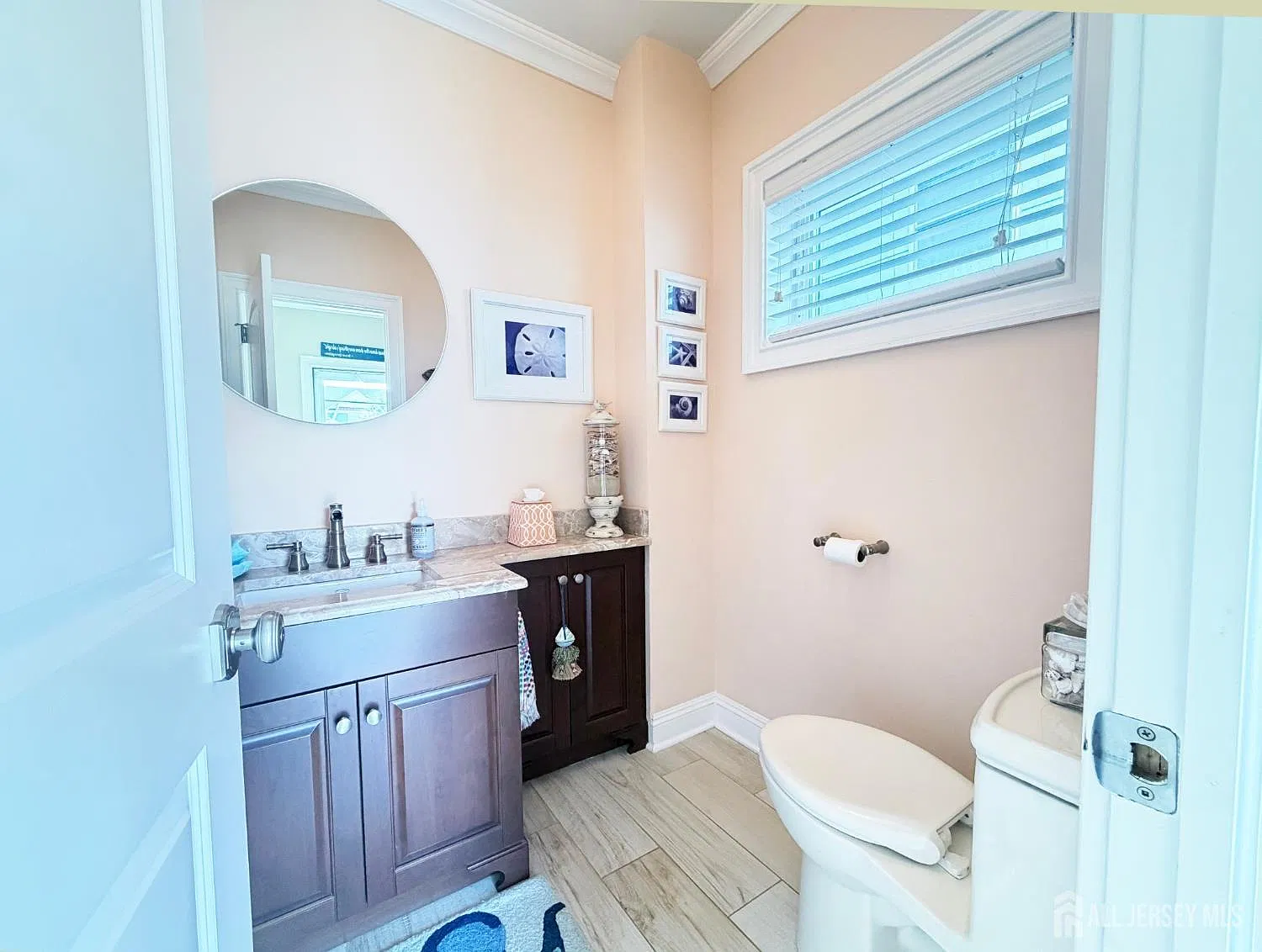 3 bed, 2.5 bath, 1906 sqft, $3,700 — Photo 3
