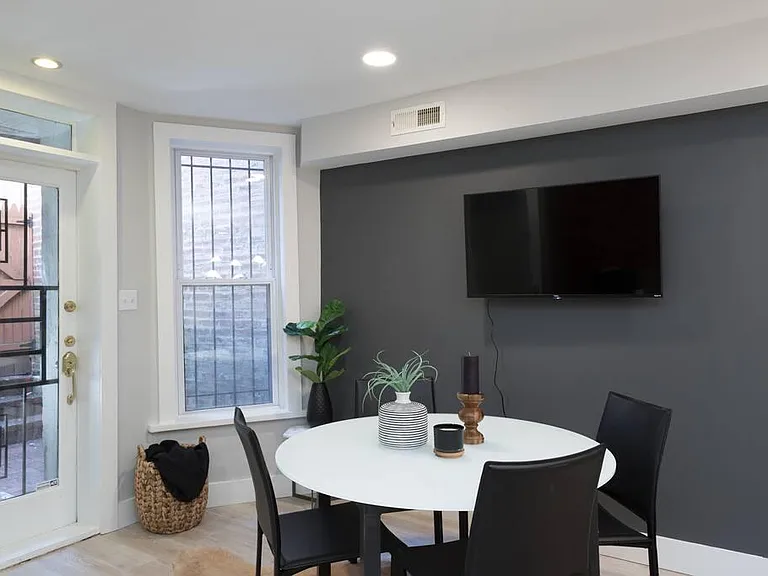 1704 Q St NW #B — Photo 8