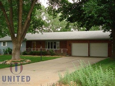 1st image of 206 Lindenwood Pl