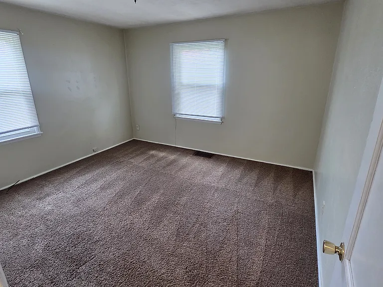 1524 W Kettelle St — Photo 4
