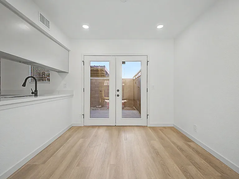 1812 W Village Way — Photo 6