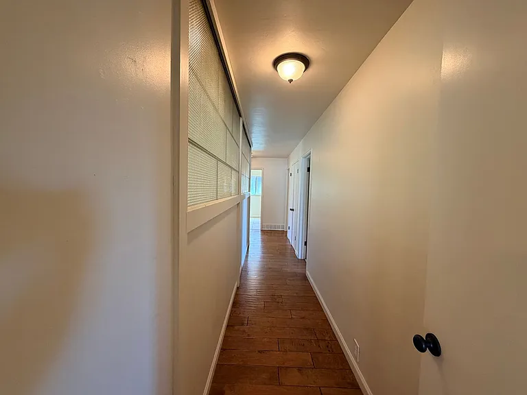 960 Forest Ave — Photo 17